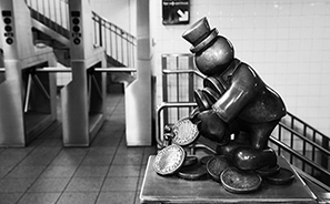 Subway Token Figures : Art : Subway : New York : Tom Otterness : Personal Photo Projects : Photos : Richard Moore : Photographer